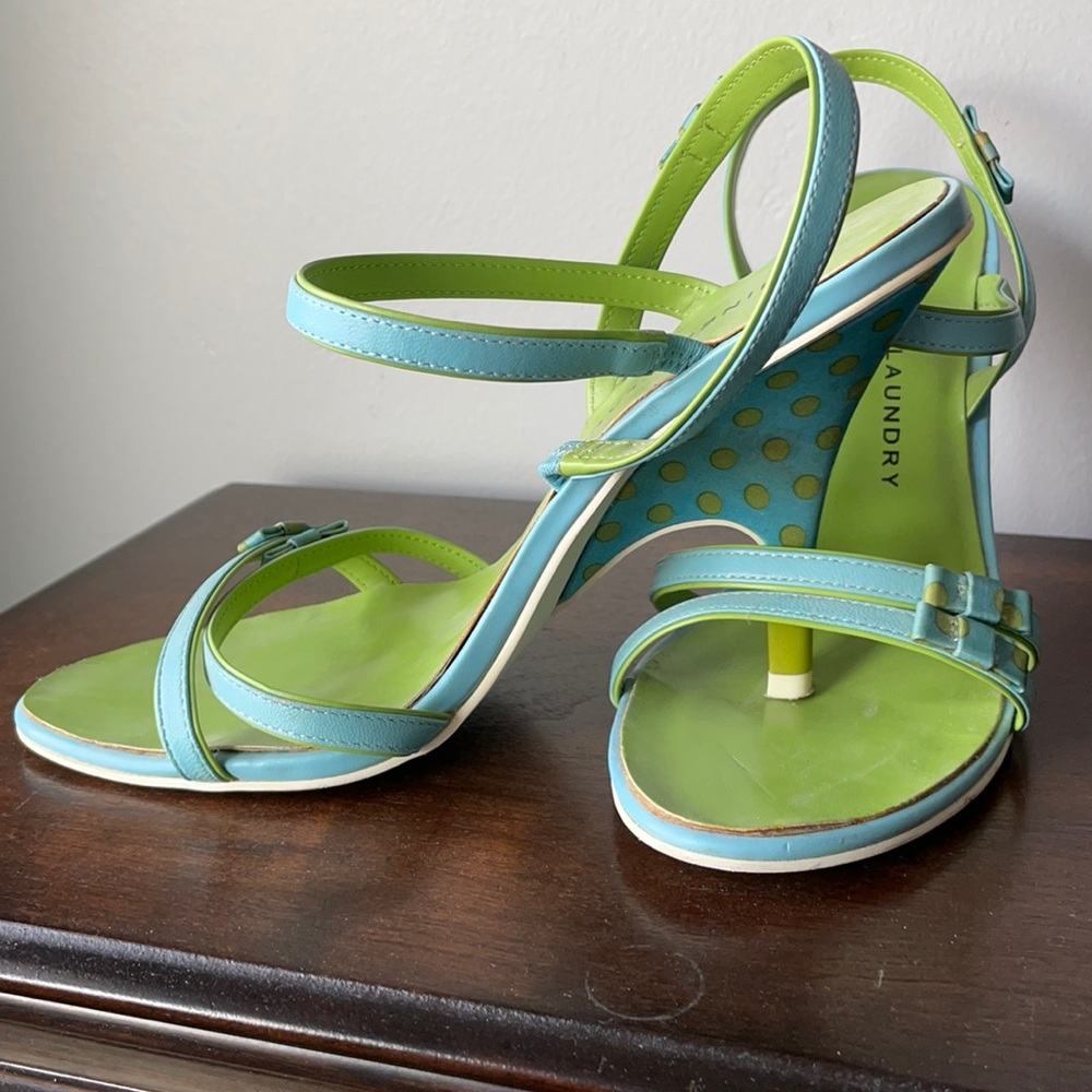 Chinese Laundry Pumps